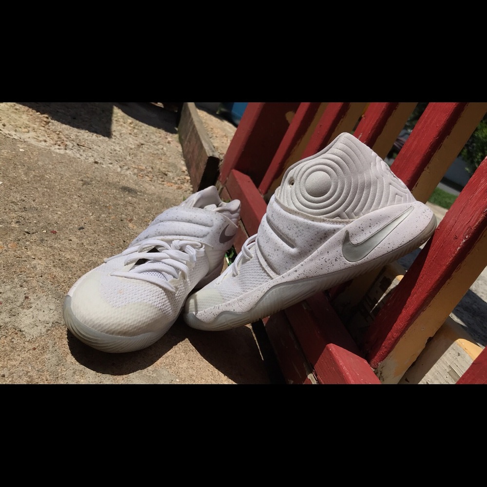 Kyrie 2